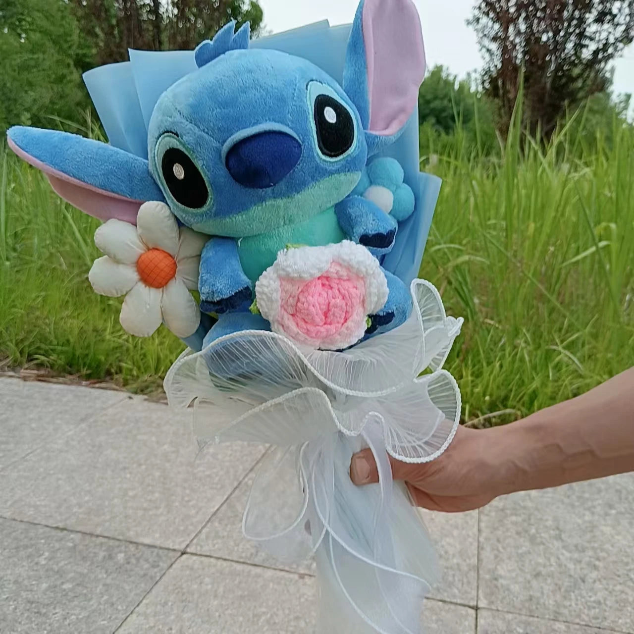 Lilo & Stitch Rose Bouquet Gift
