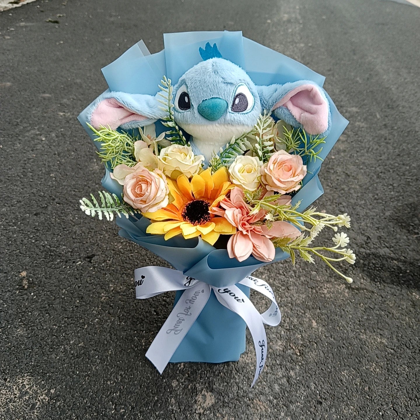 Lilo & Stitch Rose Bouquet Gift