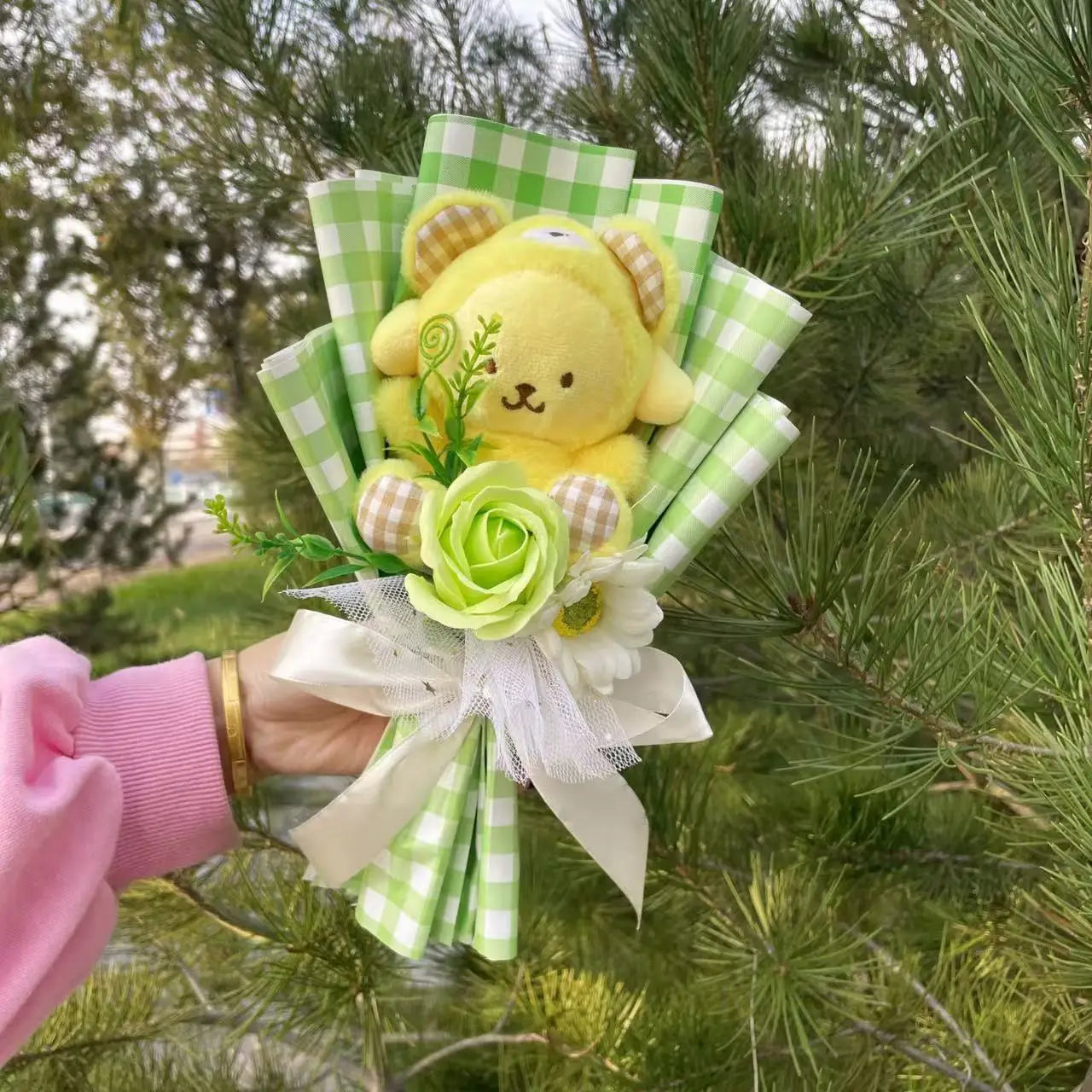 Cartoon Plush Flower Bouquet – Cute Character Valentine Gift