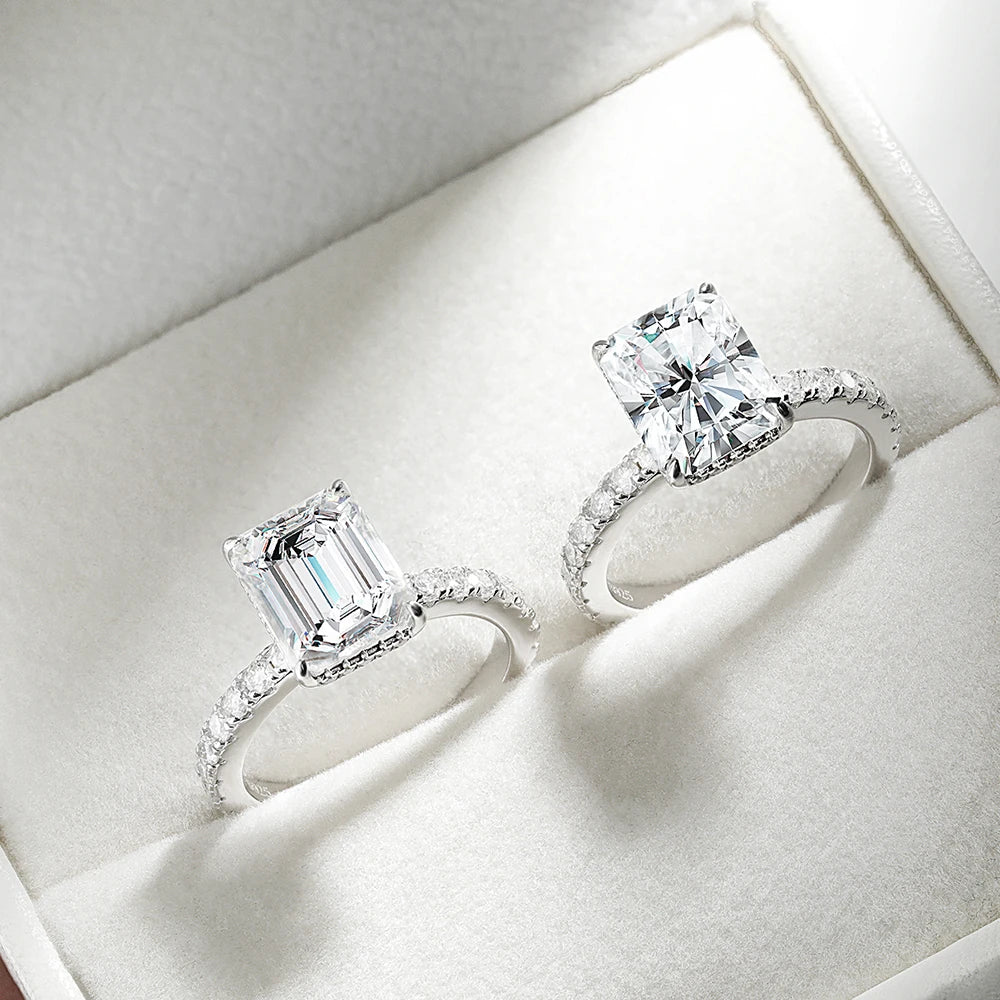 Emerald 4CT Moissanite Ring